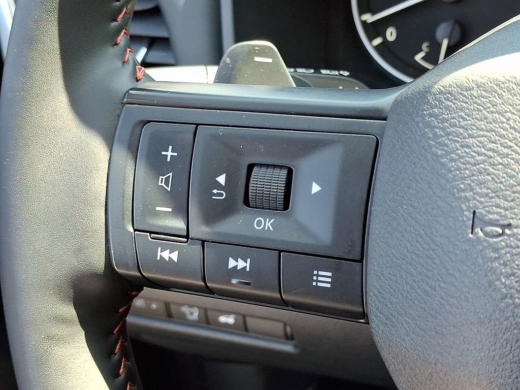 Used 2025 Nissan Rogue SV w/ Rock Creek Premium Package image 21