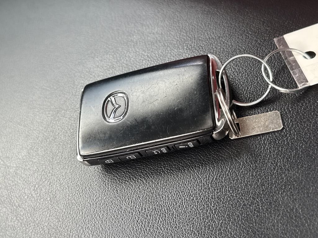 Used 2024 MAZDA MAZDA3 s image 29