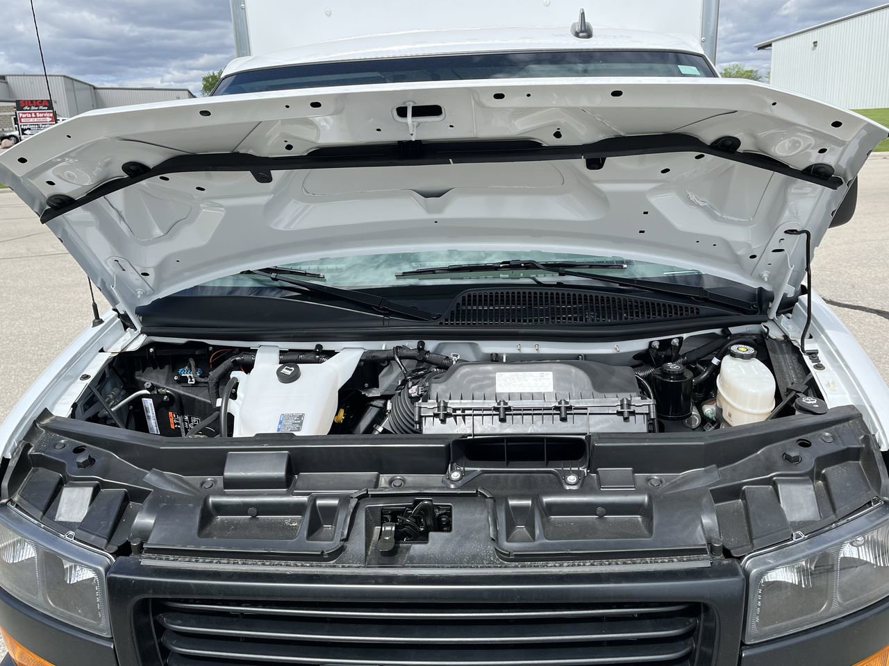 New 2026 GMC Savana 3500 w/ Power Convenience Package RWD image 18