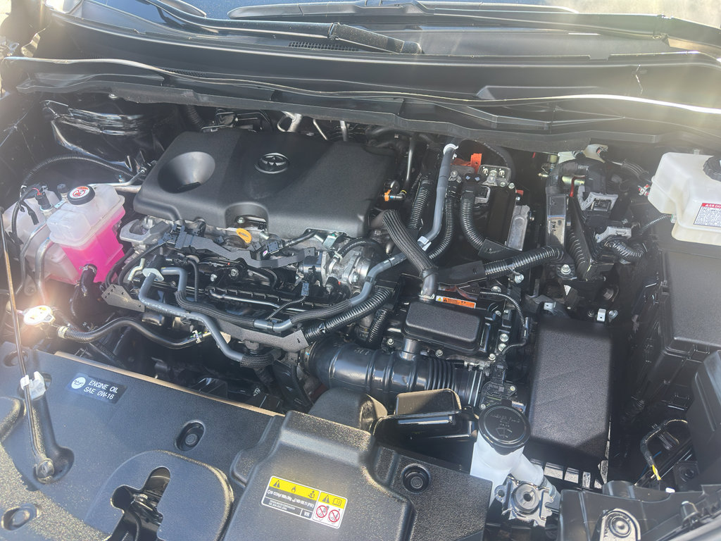 Used 2024 Toyota Sienna XLE FWD image 6