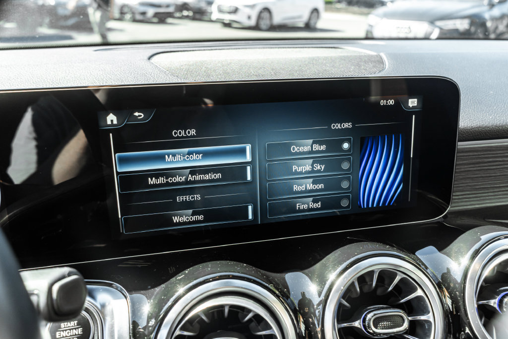 Used 2023 Mercedes-Benz GLB 250 4MATIC image 8