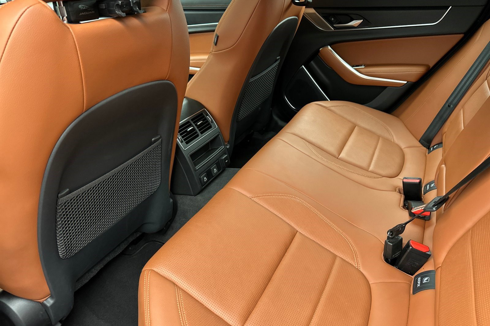 Used 2024 Jaguar XF R-Dynamic SE image 24