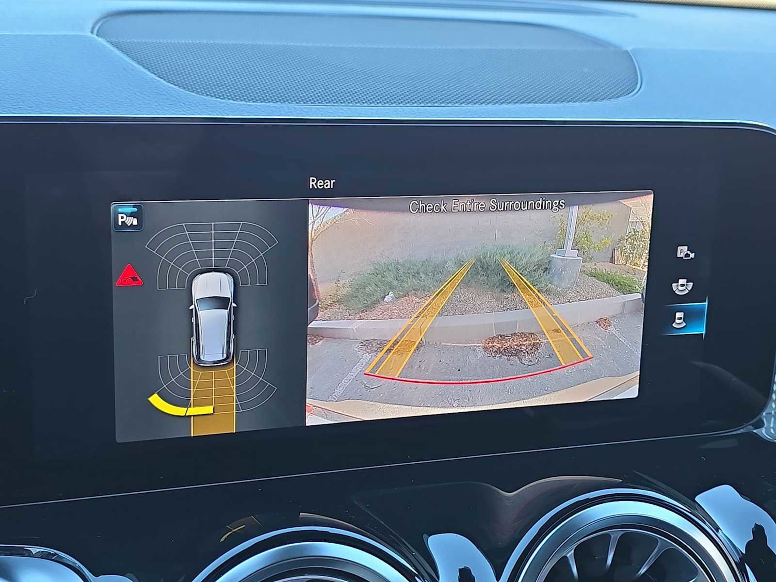 Used 2022 Mercedes-Benz EQB 300 4MATIC w/ Exclusive Package image 26