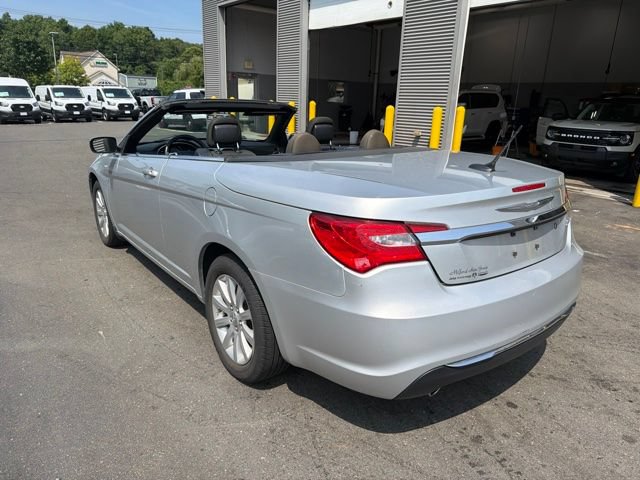 Used 2011 Chrysler 200 Touring w/ Cold Weather Group FWD image 5