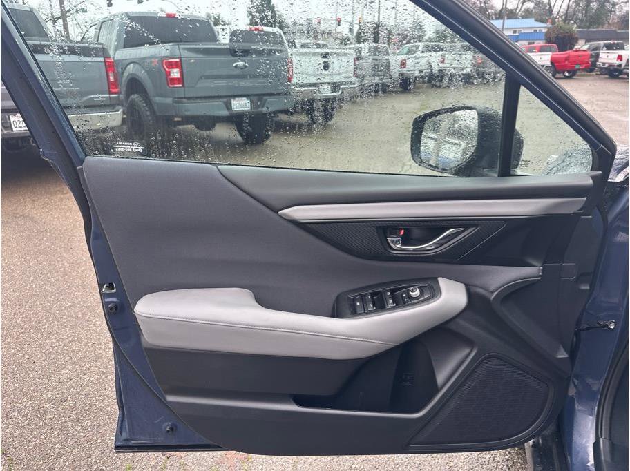Used 2023 Subaru Outback Premium image 14