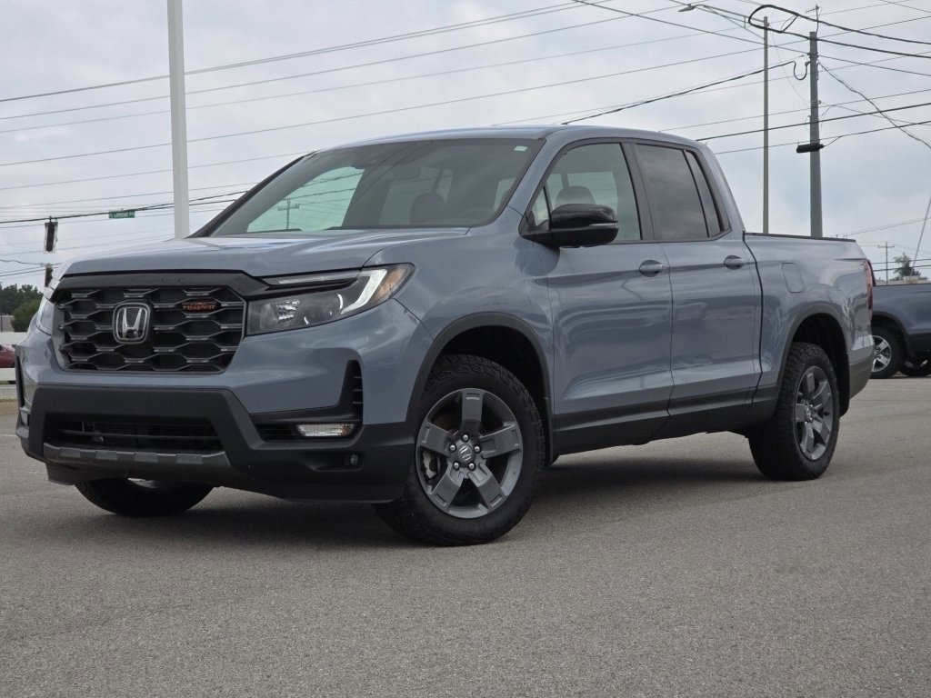 Used 2025 Honda Ridgeline TrailSport image 1