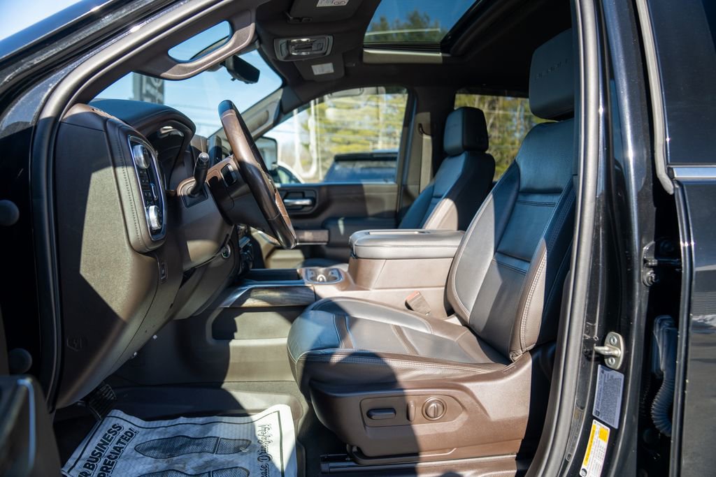 Used 2021 GMC Sierra 3500 Denali w/ Denali Black Diamond Edition image 22
