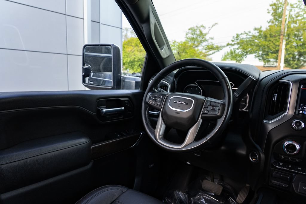 Used 2020 GMC Sierra 2500 Denali w/ Denali Ultimate Package AWD/4WD image 12