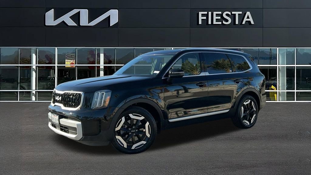 Used 2024 Kia Telluride EX w/ EX Captain's Chair Package FWD image 2