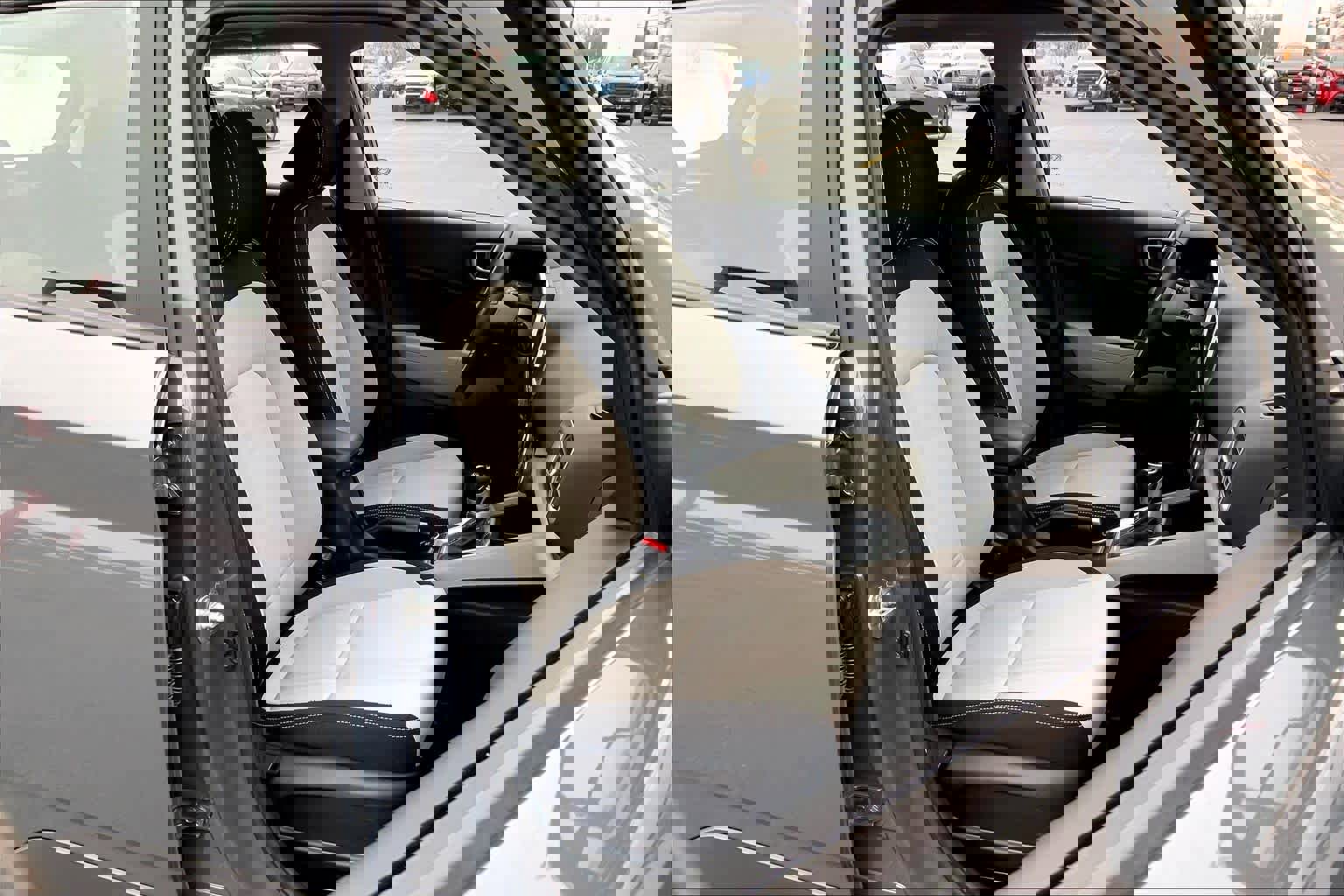 Used 2025 Hyundai Venue SEL image 9