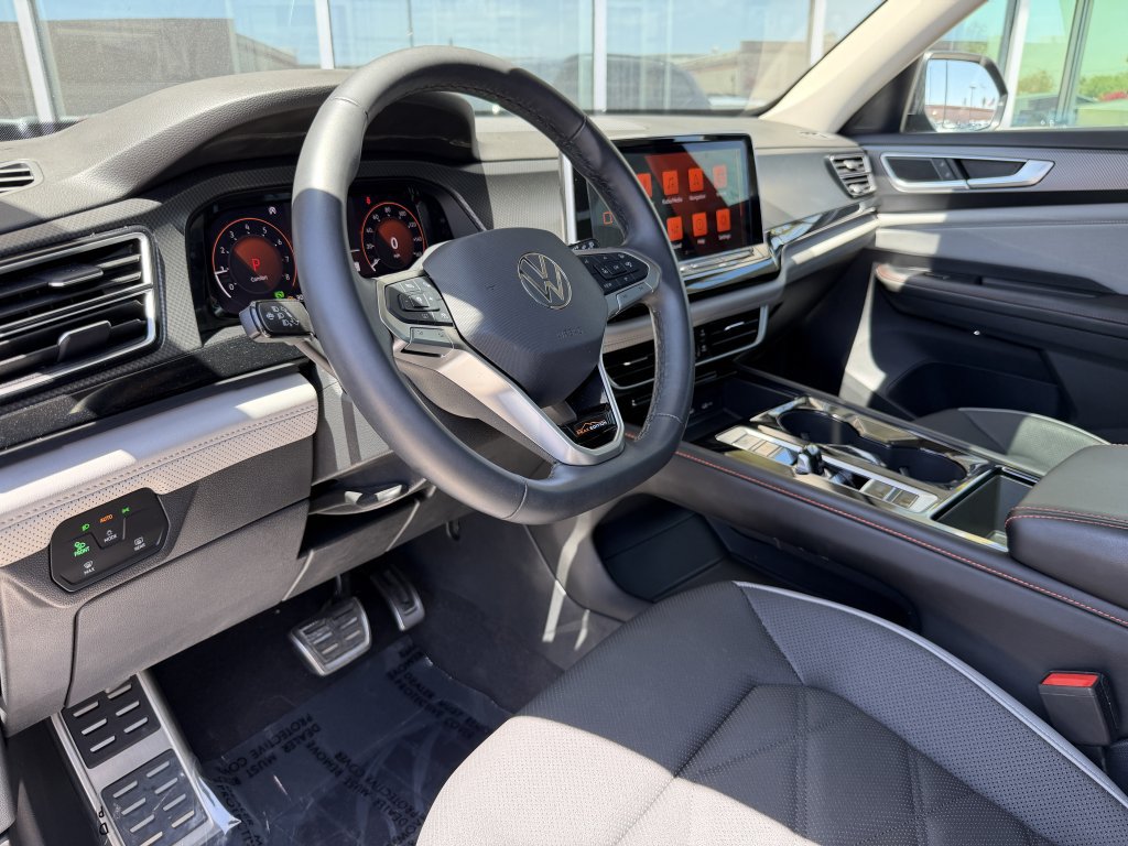 Used 2024 Volkswagen Atlas Peak Edition SEL AWD/4WD image 36