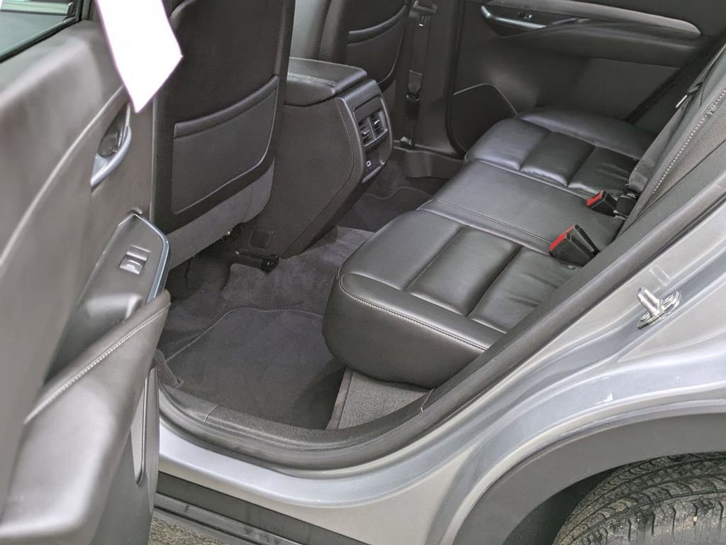 Used 2024 Cadillac XT4 Premium Luxury image 22