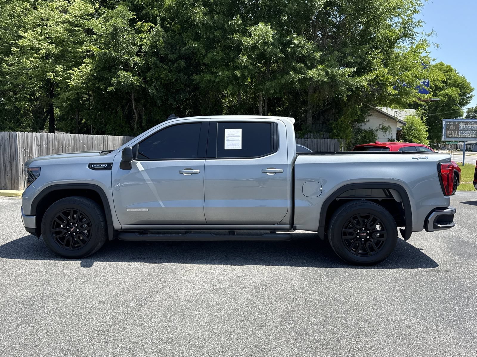 Used 2024 GMC Sierra 1500 Elevation AWD/4WD image 2
