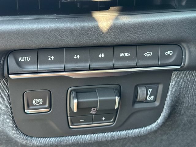 New 2026 Cadillac Escalade Platinum Sport w/ LPO, ONYX Package AWD/4WD image 34