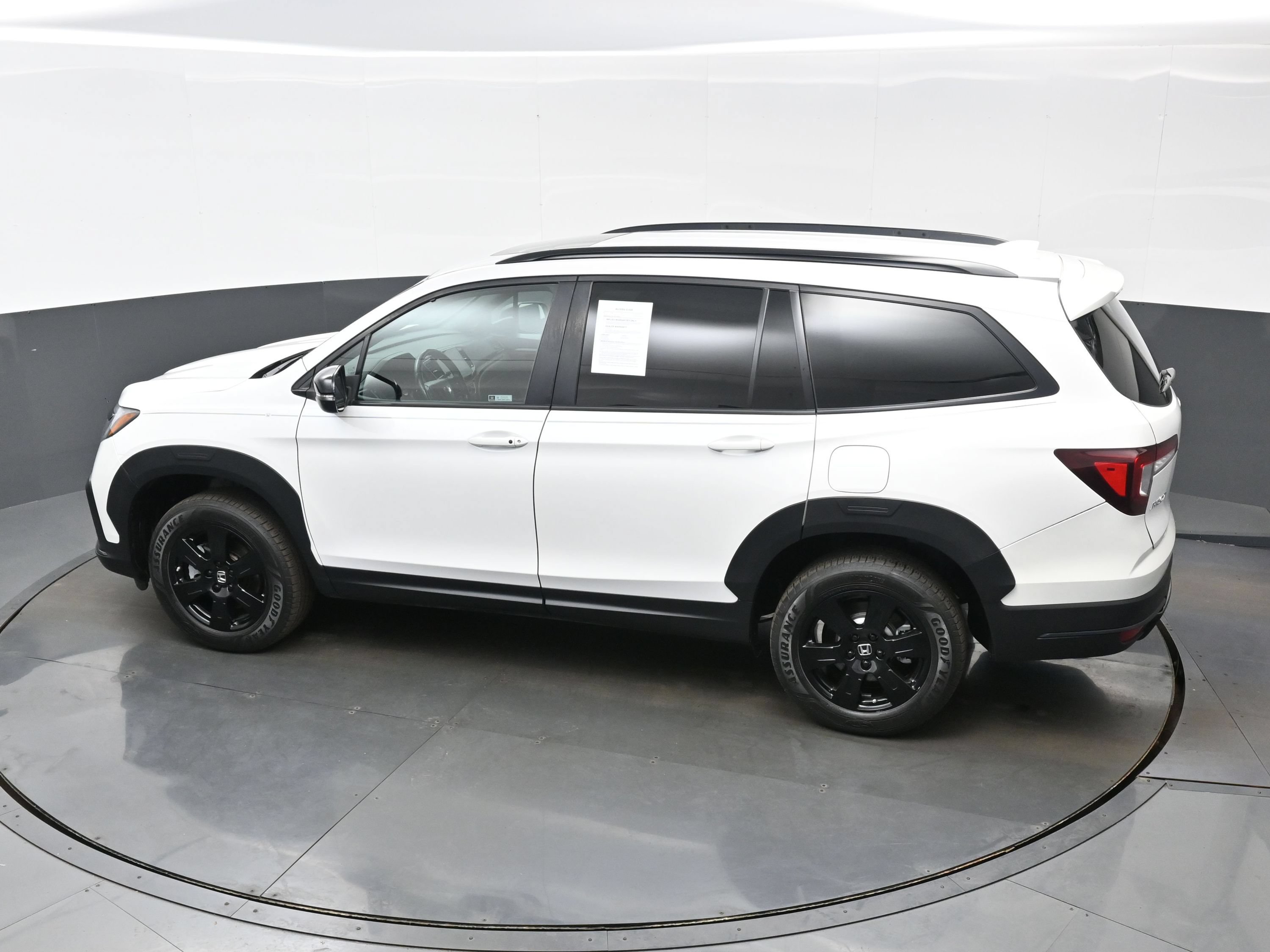 Used 2022 Honda Pilot TrailSport image 37