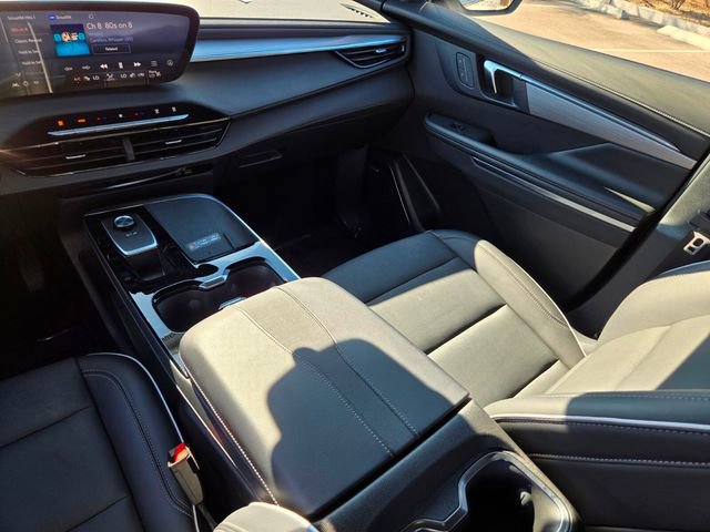 Used 2025 Buick Enclave Preferred FWD image 17