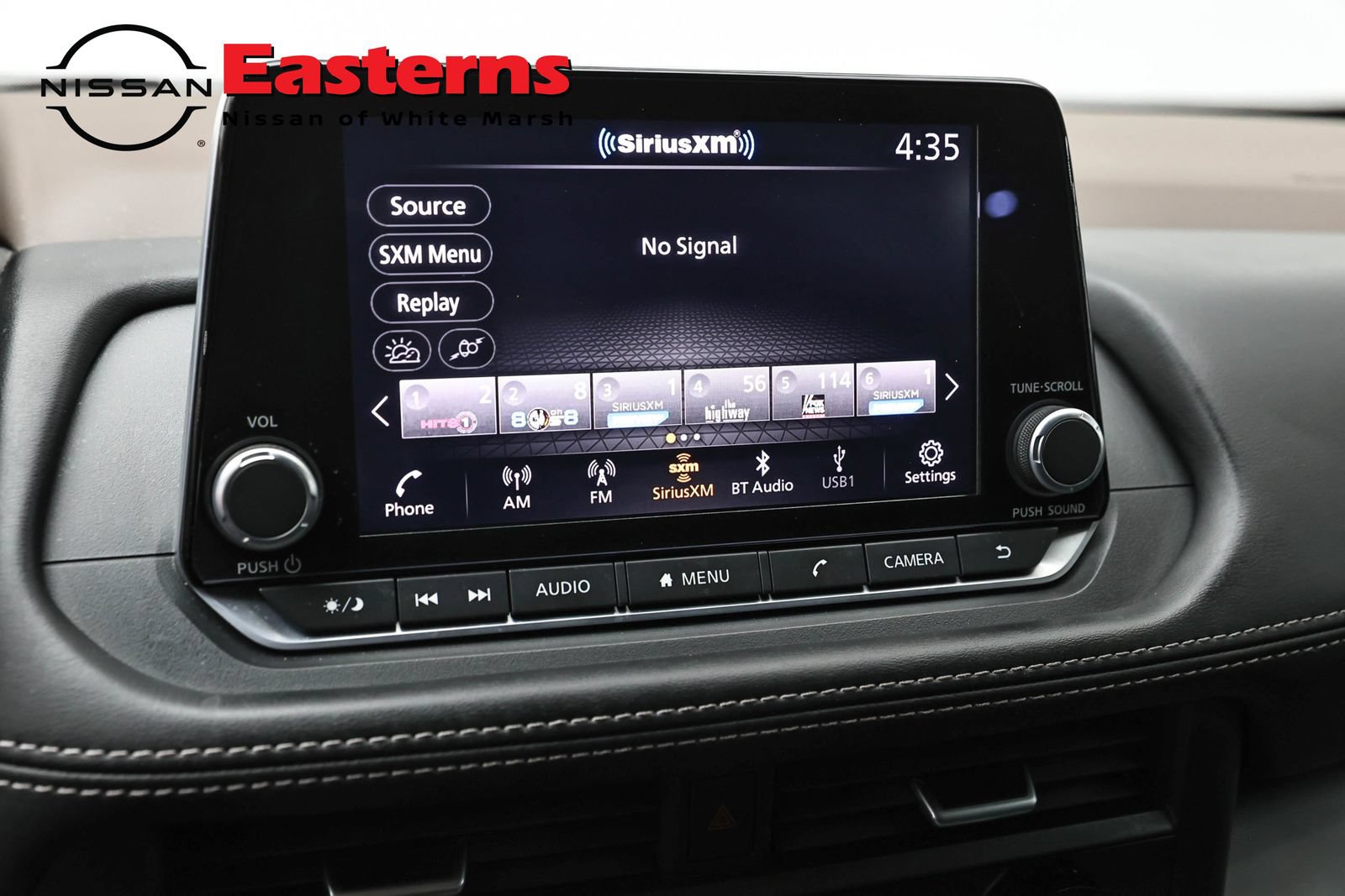 Used 2023 Nissan Rogue S AWD/4WD image 18