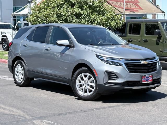 Used 2023 Chevrolet Equinox LT FWD image 2