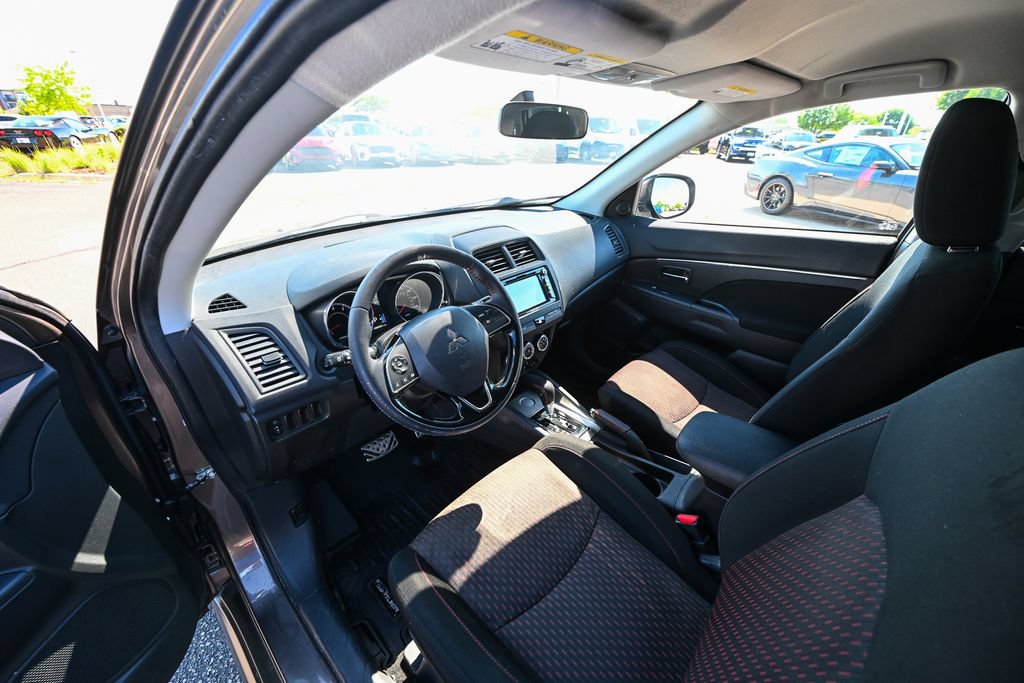 Used 2018 Mitsubishi Outlander Sport LE FWD image 17