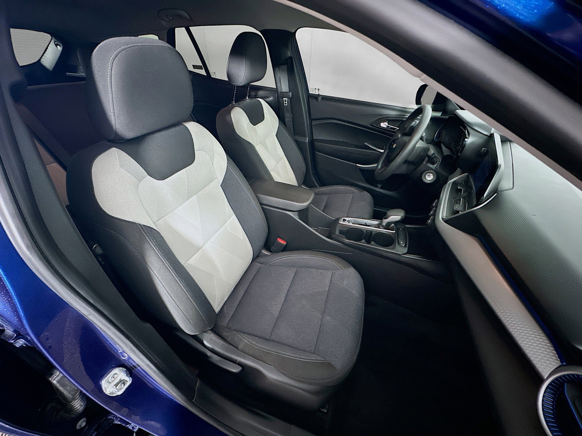 Used 2024 Chevrolet Trax LS w/ Driver Confidence Package image 30