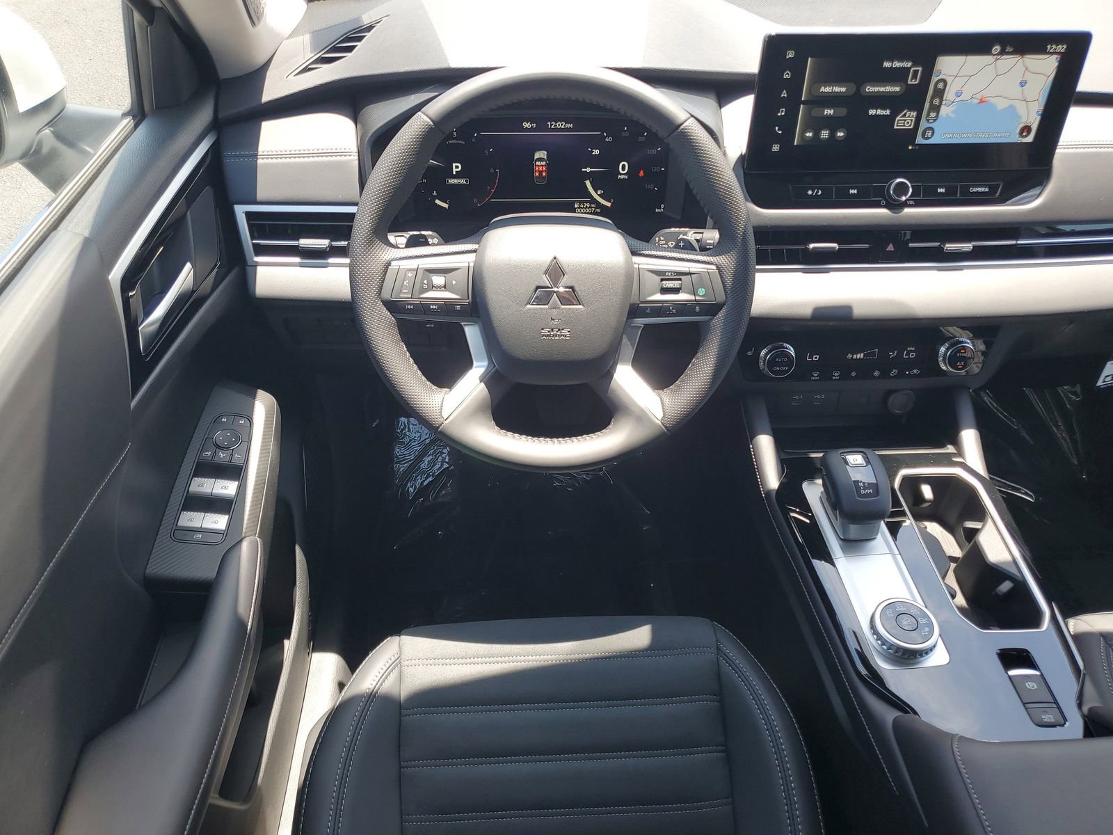 New 2025 Mitsubishi Outlander SE image 25