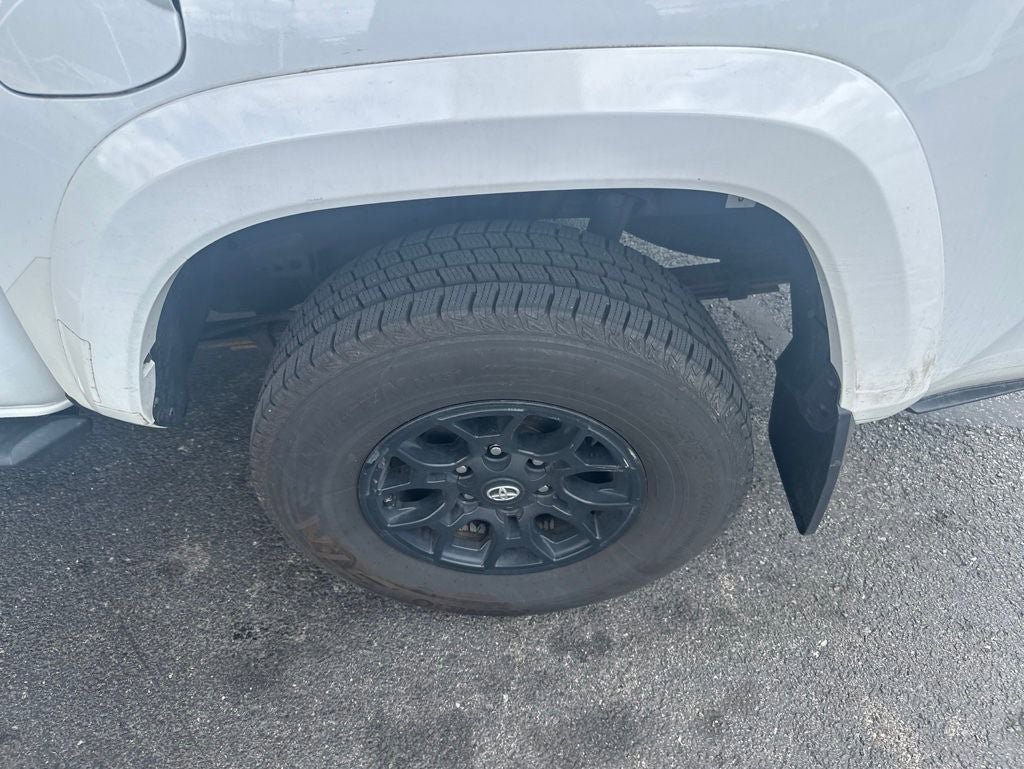 Used 2019 Toyota Tacoma SR5 AWD/4WD image 5