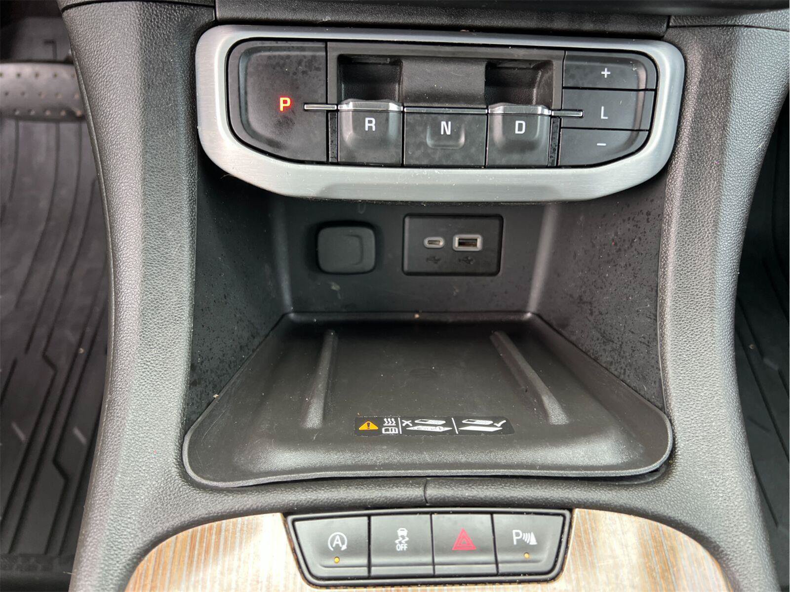 Used 2021 GMC Acadia SLE w/ LPO, Floor Liner Package FWD image 23