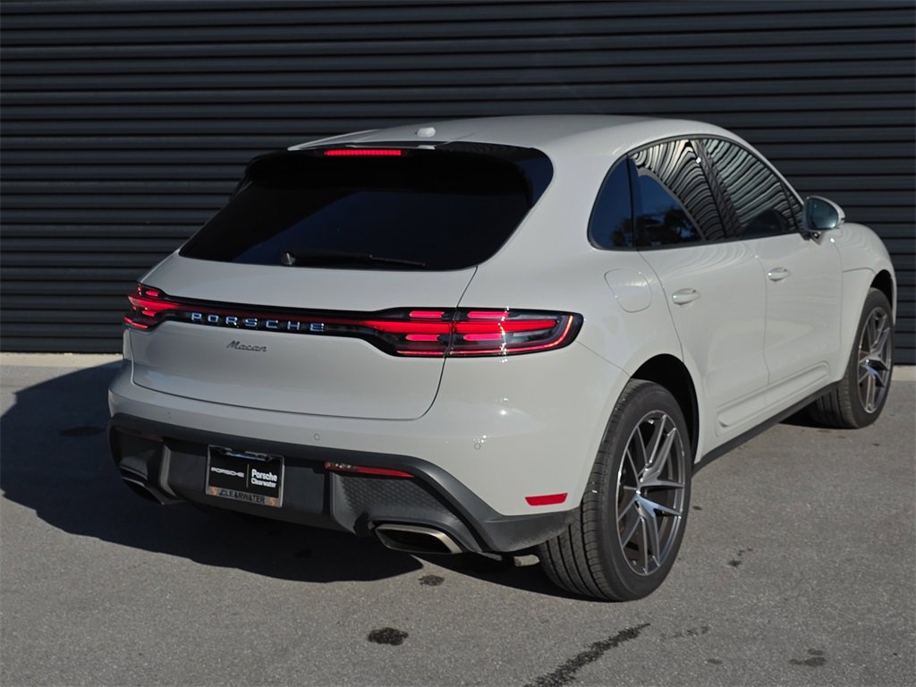 Certified 2022 Porsche Macan image 7