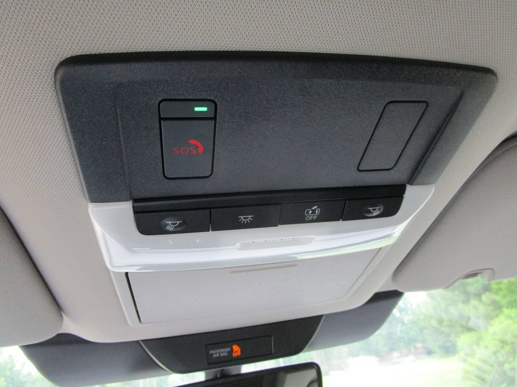 Used 2024 Nissan Pathfinder SL FWD image 39