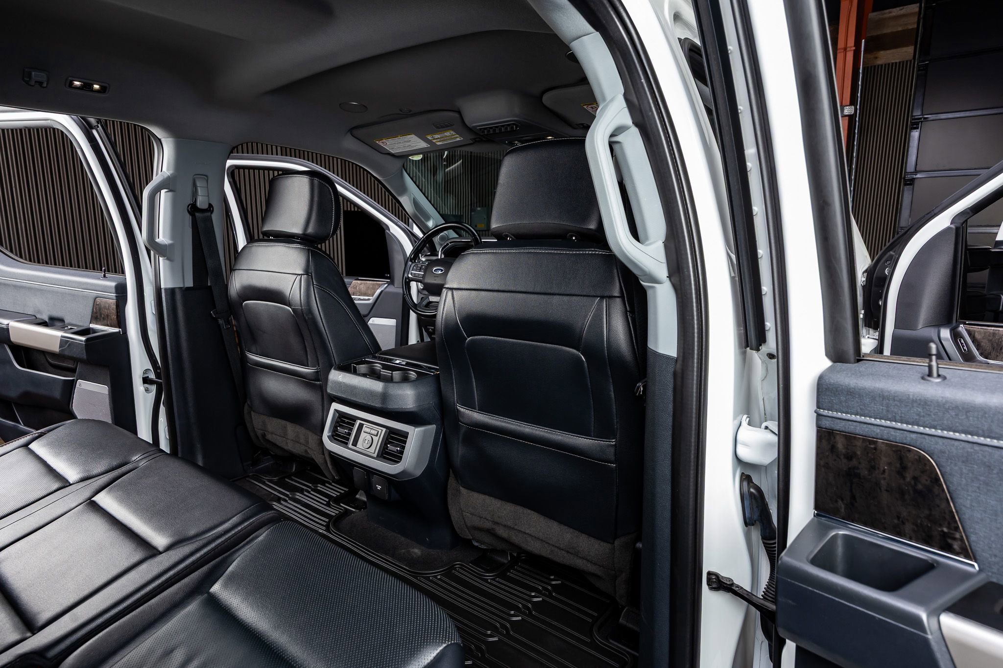 Used 2023 Ford F450 Lariat w/ Lariat Ultimate Package image 32