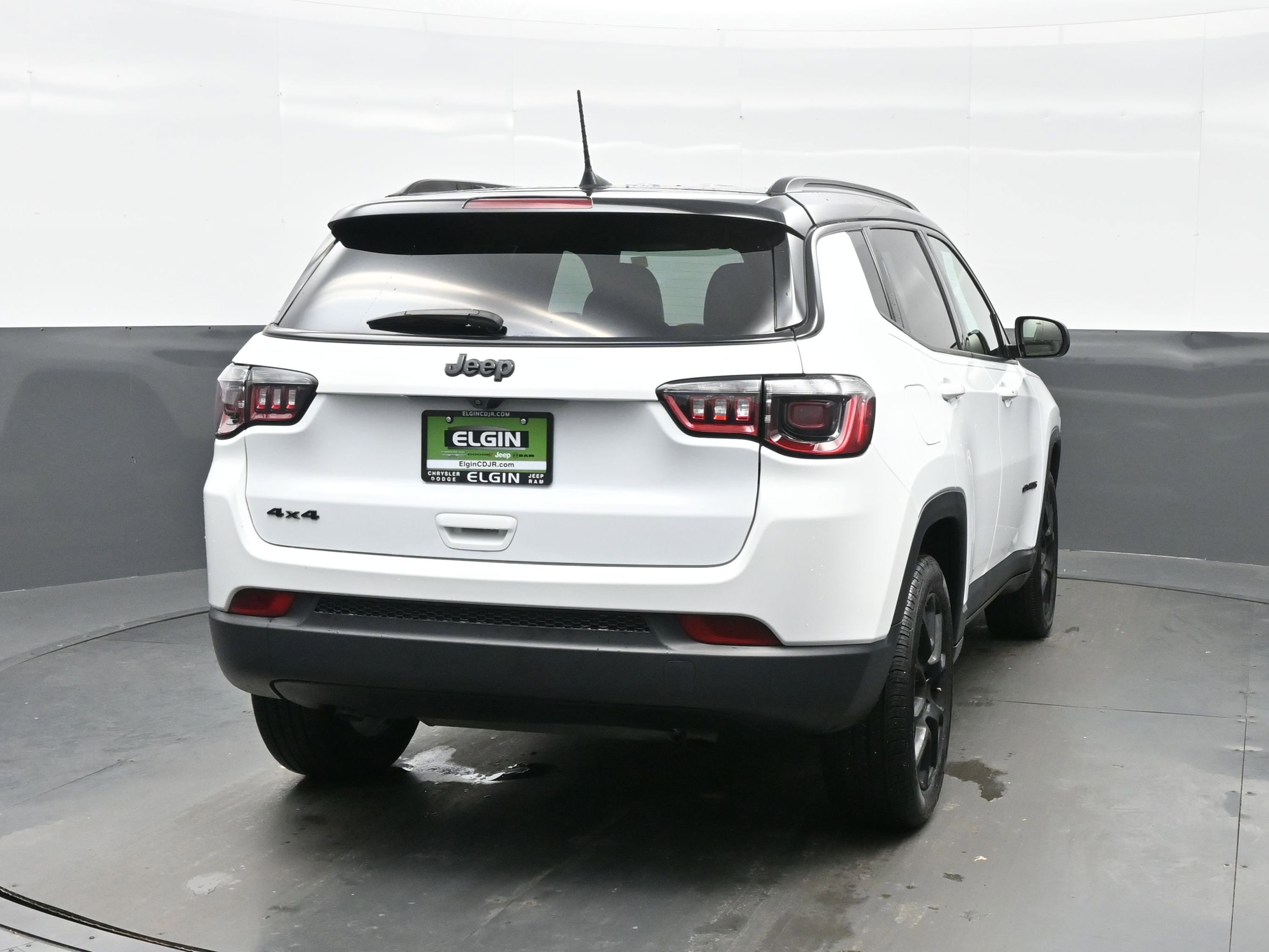 Used 2024 Jeep Compass Latitude w/ Convenience Group image 5