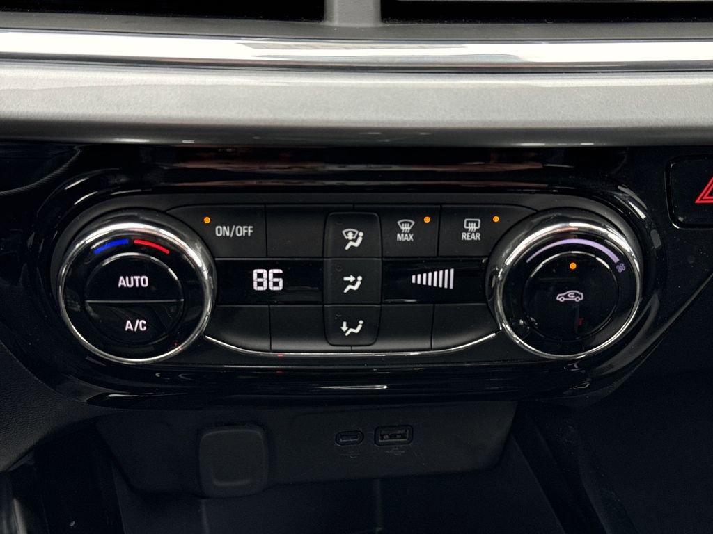 Used 2024 Chevrolet Trax LT image 16