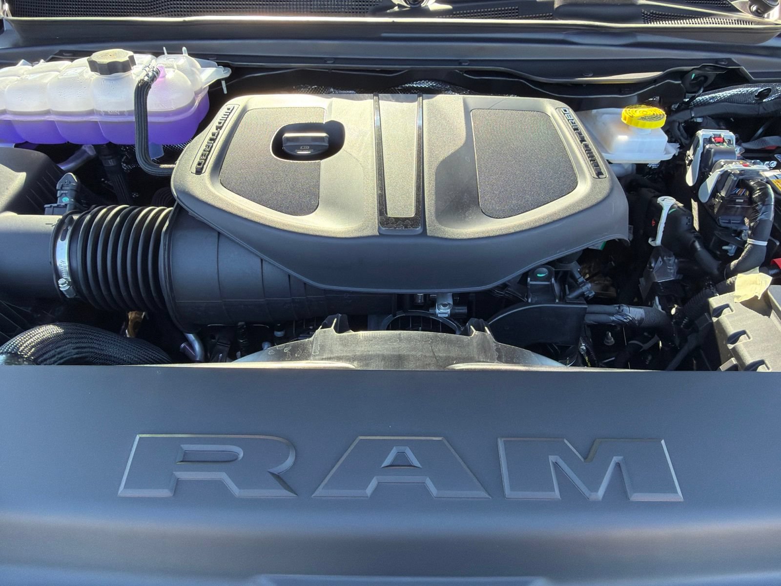 New 2027 RAM 1500 4x4 Crew Cab image 11