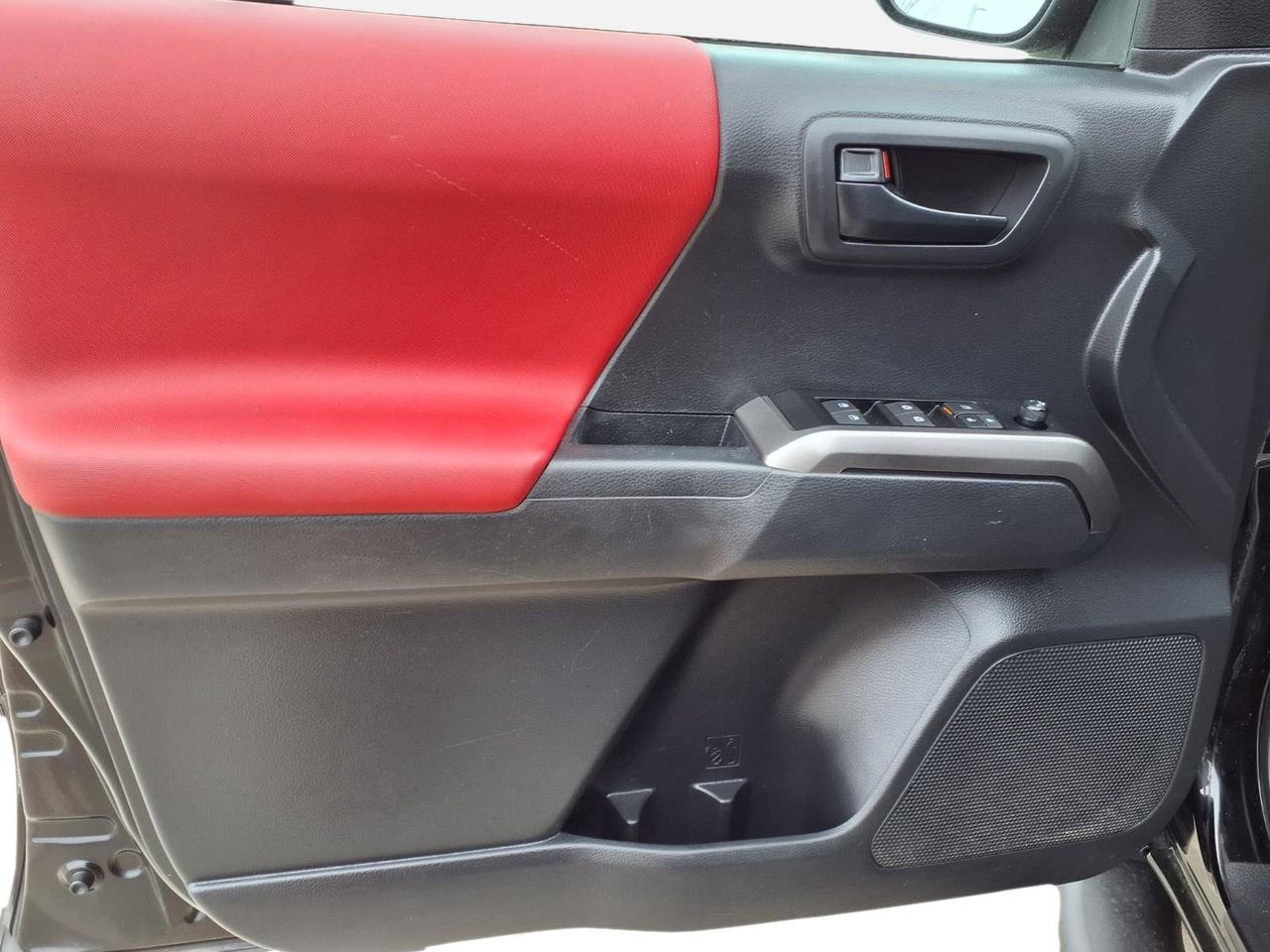 Used 2023 Toyota Tacoma SR5 w/ Technology Package image 13