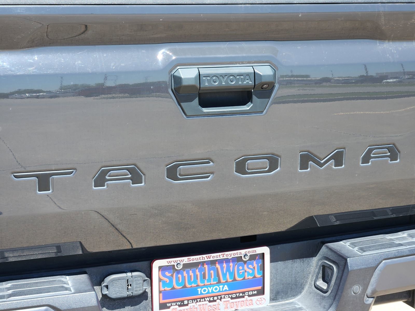 Used 2024 Toyota Tacoma TRD Off-Road w/ TRD Off Road Upgrade Package AWD/4WD image 12
