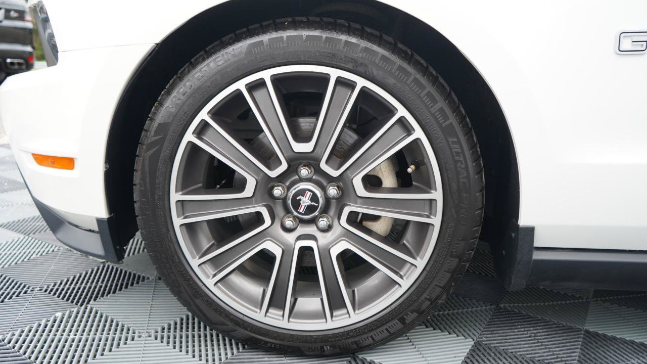 Used 2010 Ford Mustang GT RWD image 37