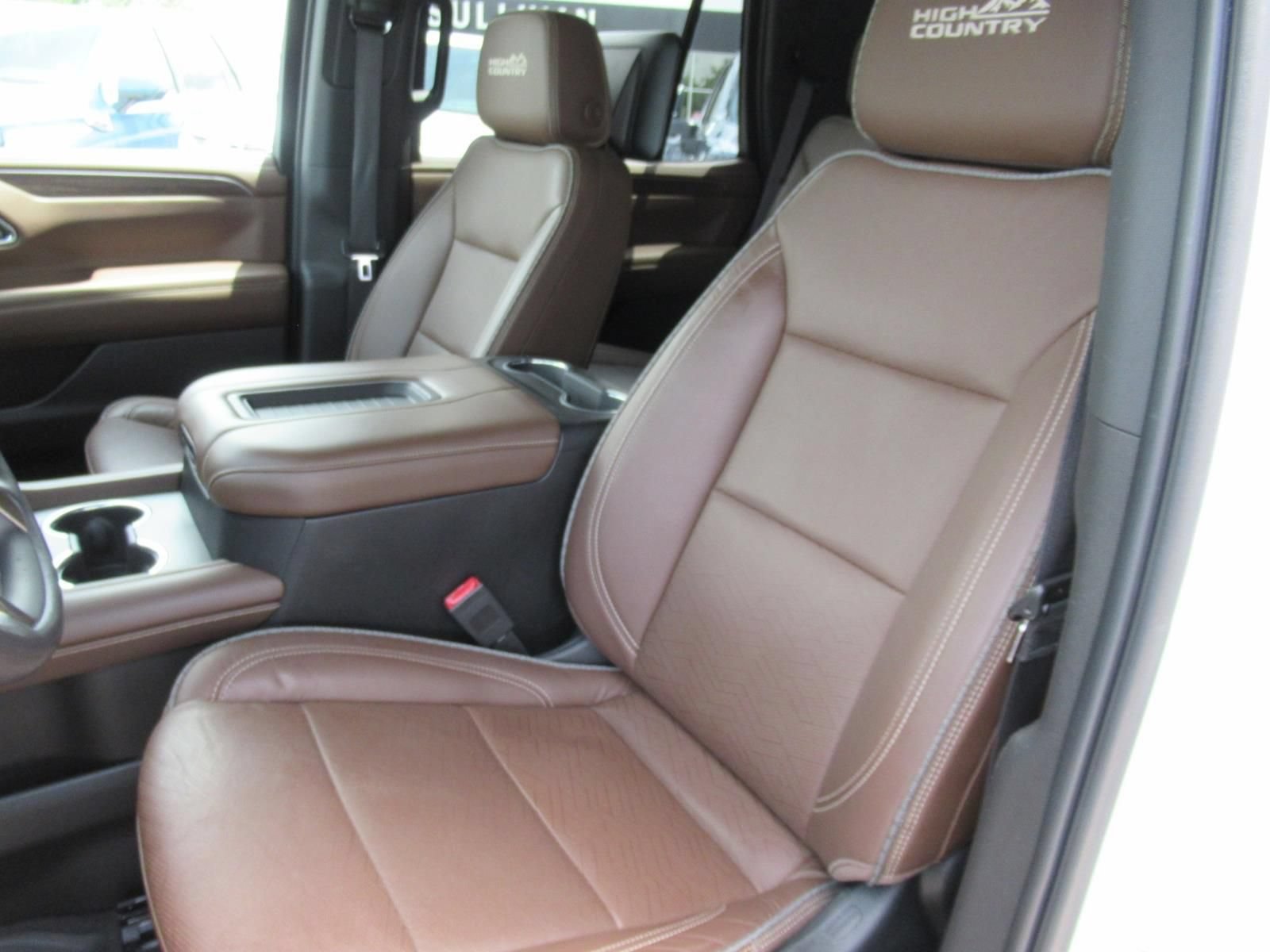 Used 2021 Chevrolet Tahoe High Country w/ Premium Package AWD/4WD image 24