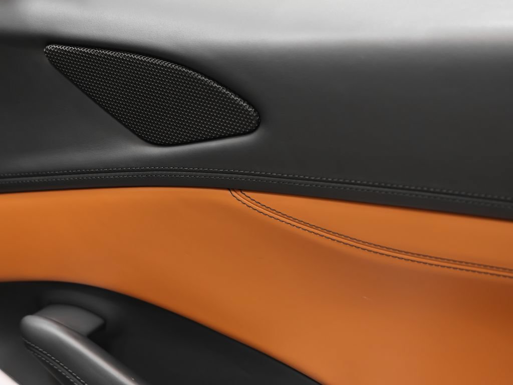 Certified 2019 Ferrari Portofino RWD image 28