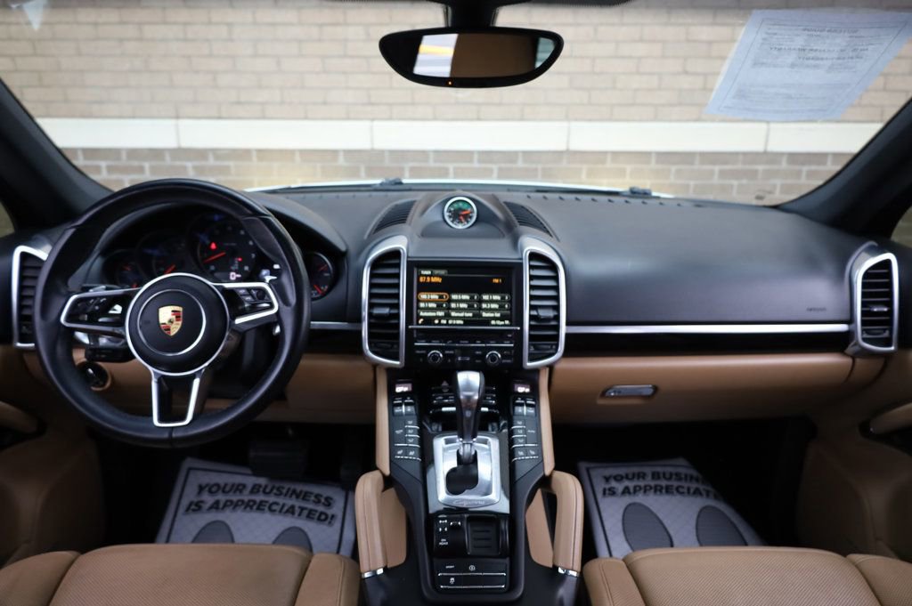 Used 2016 Porsche Cayenne image 25
