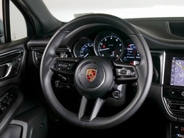 Certified 2026 Porsche Macan AWD/4WD image 15