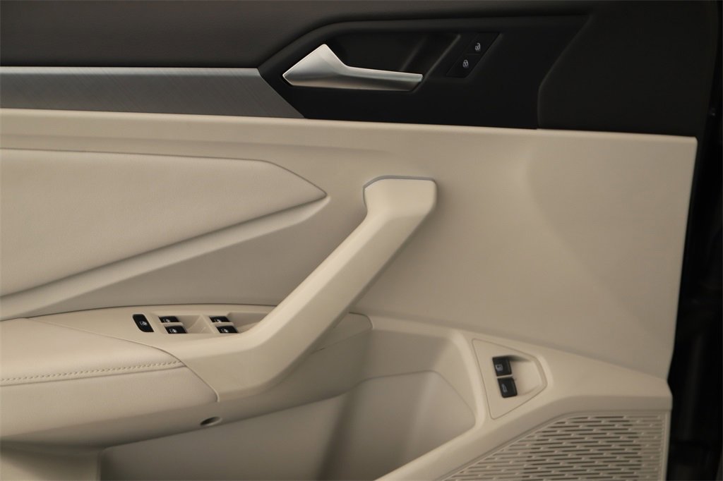 Used 2023 Volkswagen Jetta SE image 22