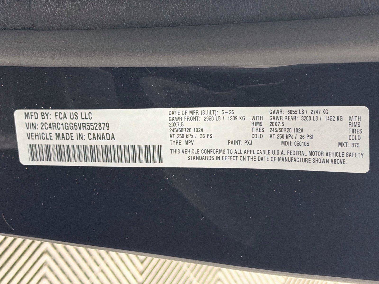 Used 2027 Chrysler Pacifica Limited FWD image 40