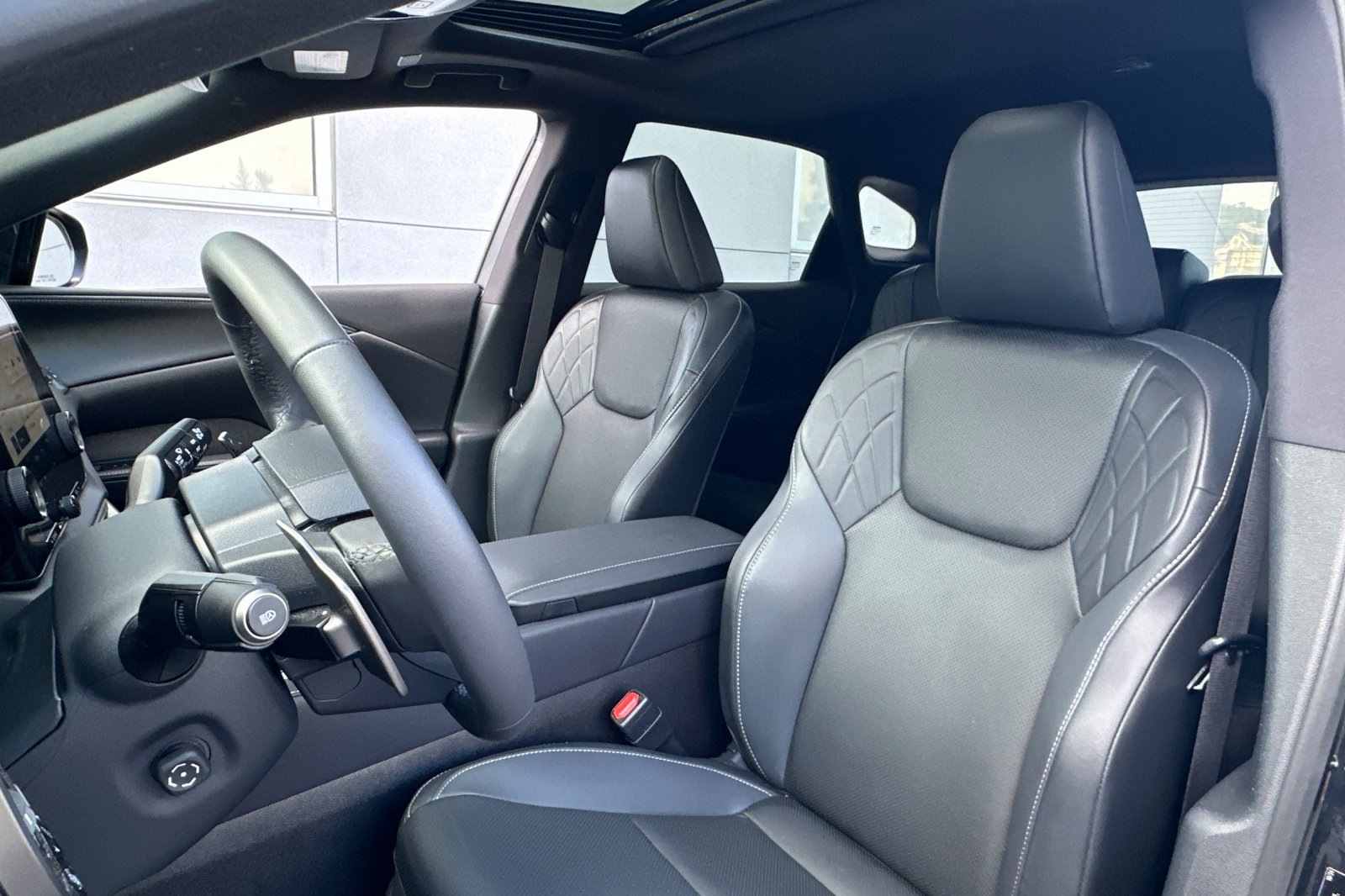 Certified 2024 Lexus RX 350 FWD w/ Technology Package image 5