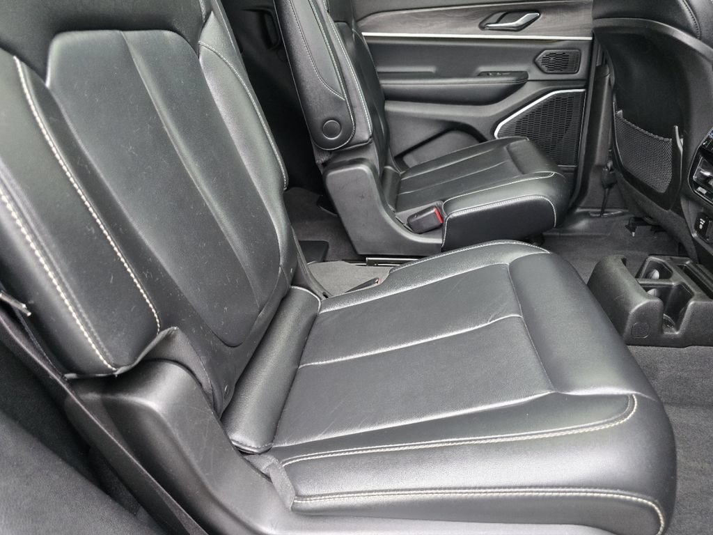 Used 2021 Jeep Grand Cherokee L Limited RWD image 20