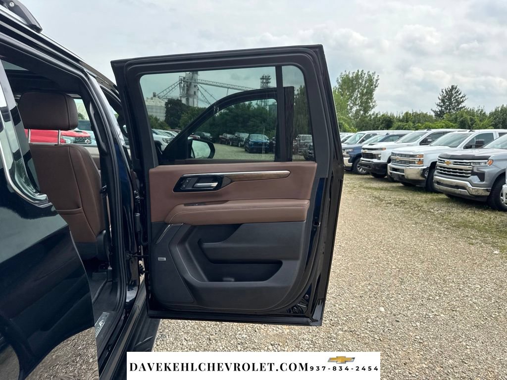 Used 2026 Chevrolet Suburban High Country w/ Sun And Tow Package AWD/4WD image 44