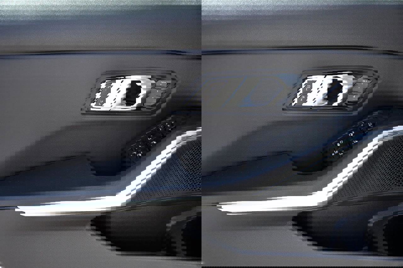 Used 2022 BMW 330i Sedan w/ Premium Package 2 image 9