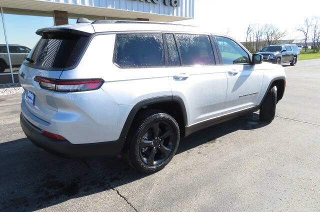 New 2026 Jeep Grand Cherokee L Limited AWD/4WD image 9