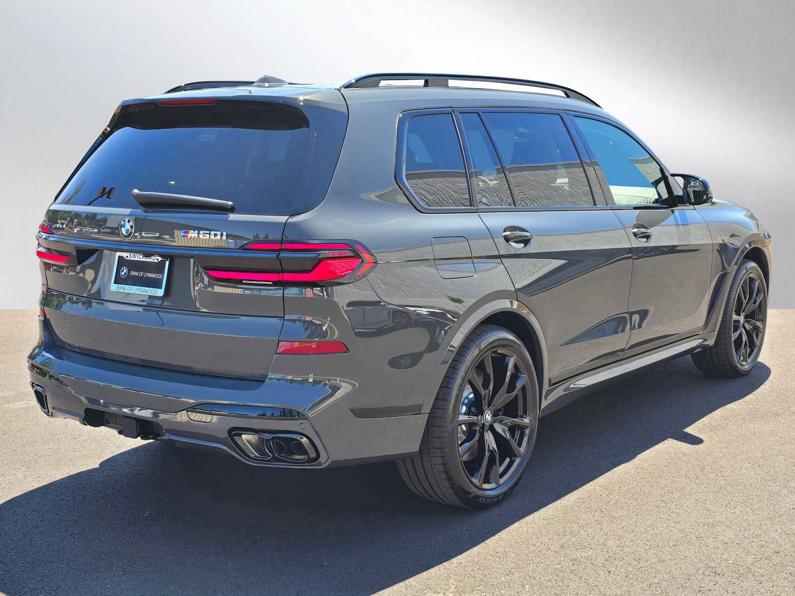 New 2026 BMW X7 M60i image 3