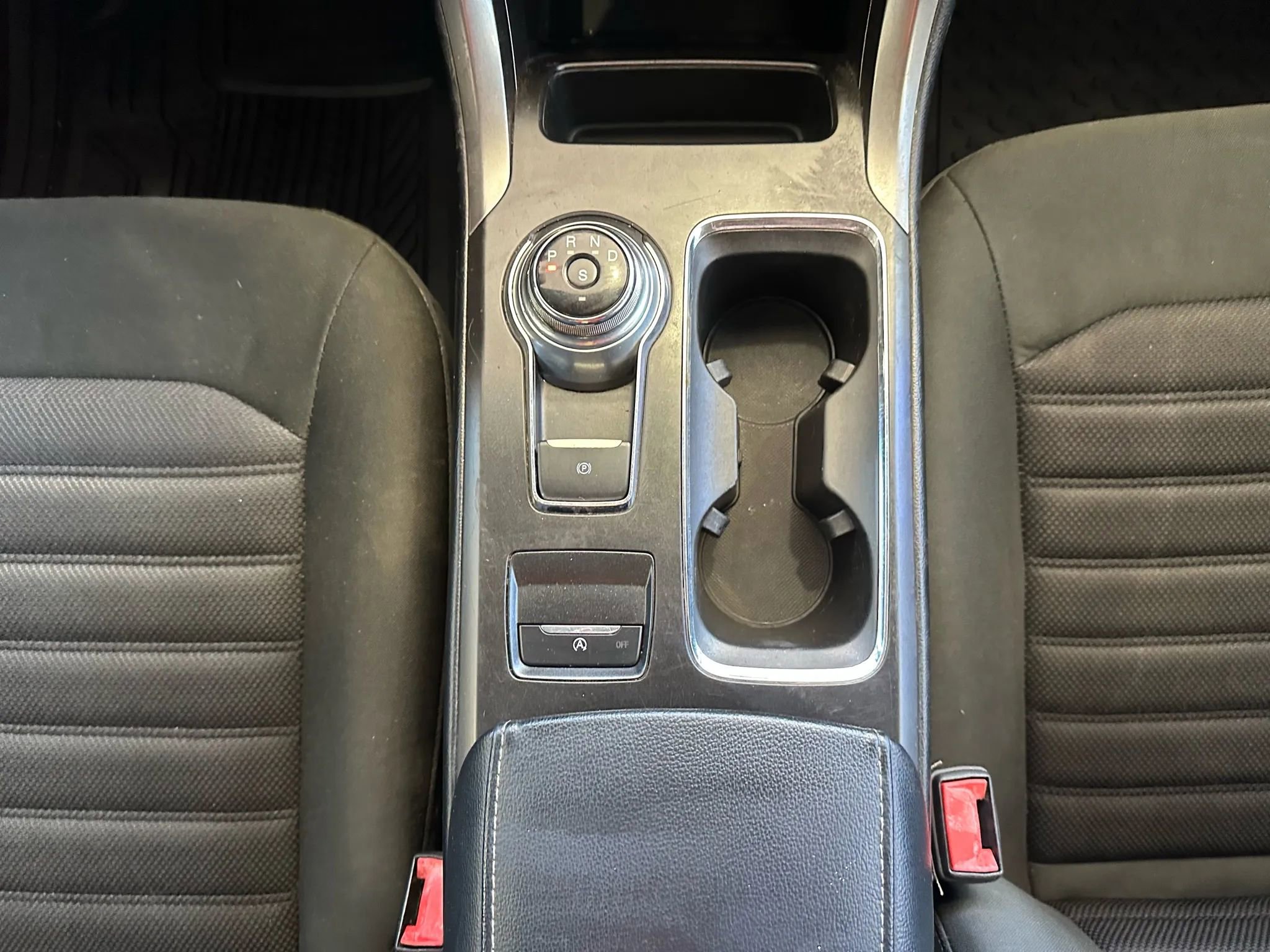 Used 2018 Ford Fusion SE image 19