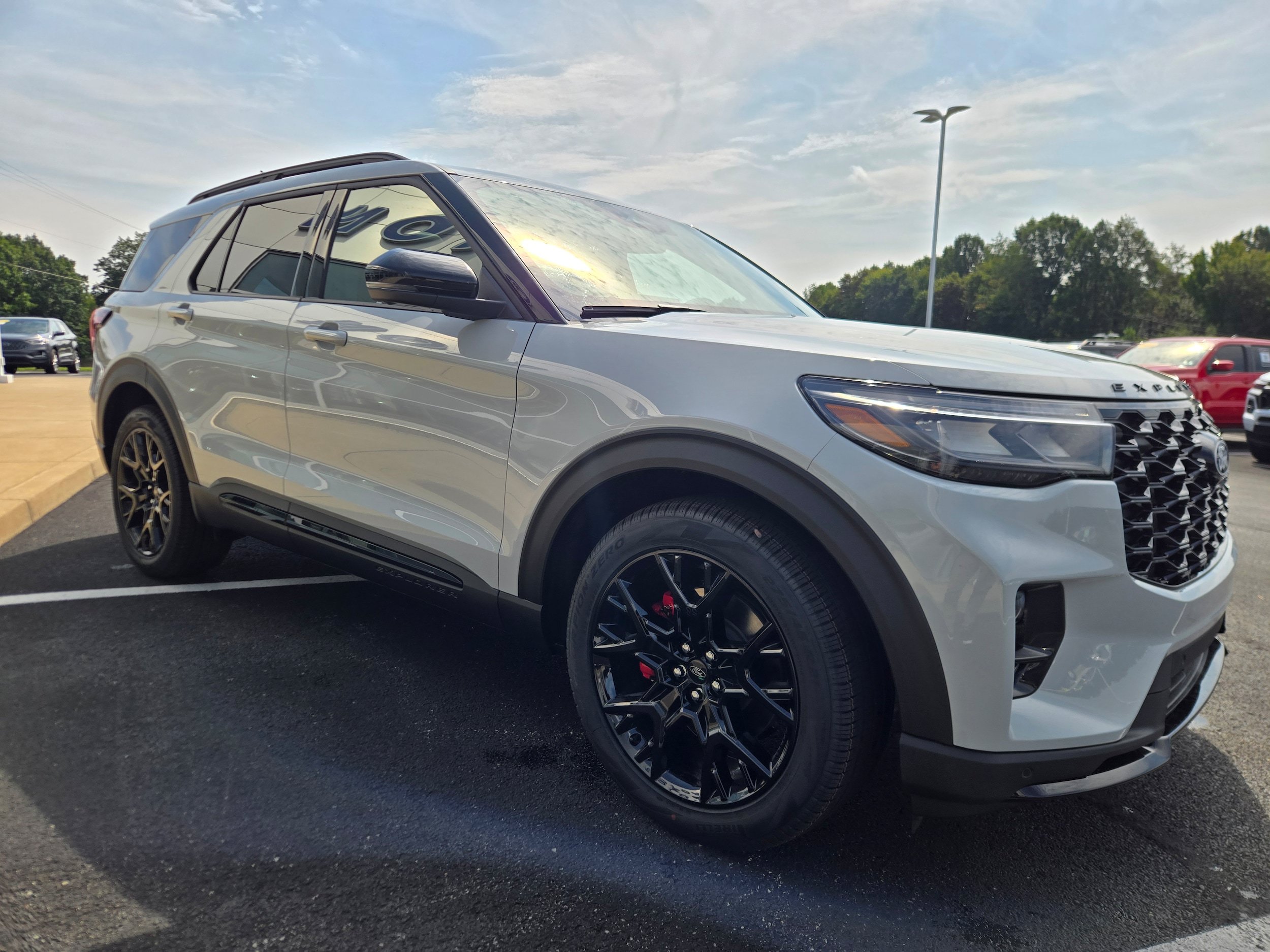 New 2027 Ford Explorer ST w/ Sun And Sound Package AWD/4WD image 3